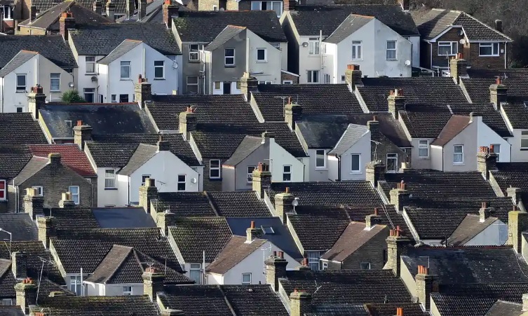 Σε χαμηλά από το 2009 παραμένουν οι τιμές κατοικιών της Βρετανίας